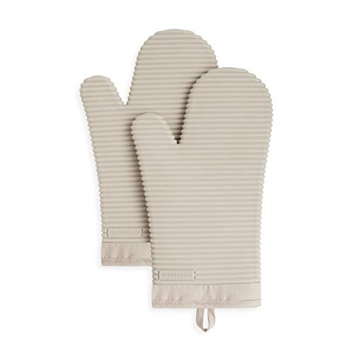 Best Heat Resistant Oven Mitts for Ultimate Safety and Comfort 13 best heat resistant oven mitts