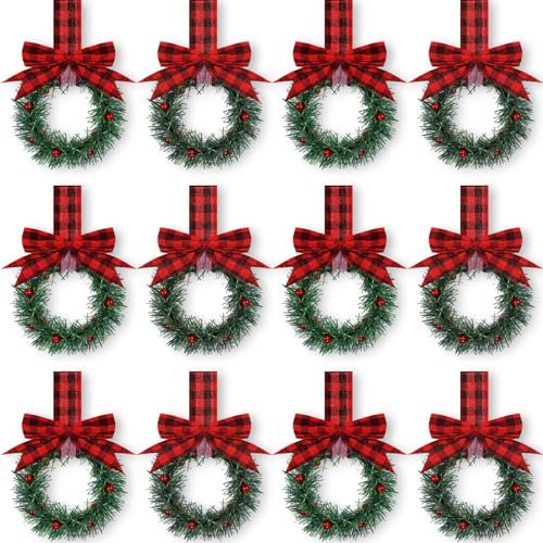 Christmas Decor for Kitchen Cabinets: Stylish Wreaths, Bows, and Ribbons Ideas 3 christmas decor for kitchen cabinets