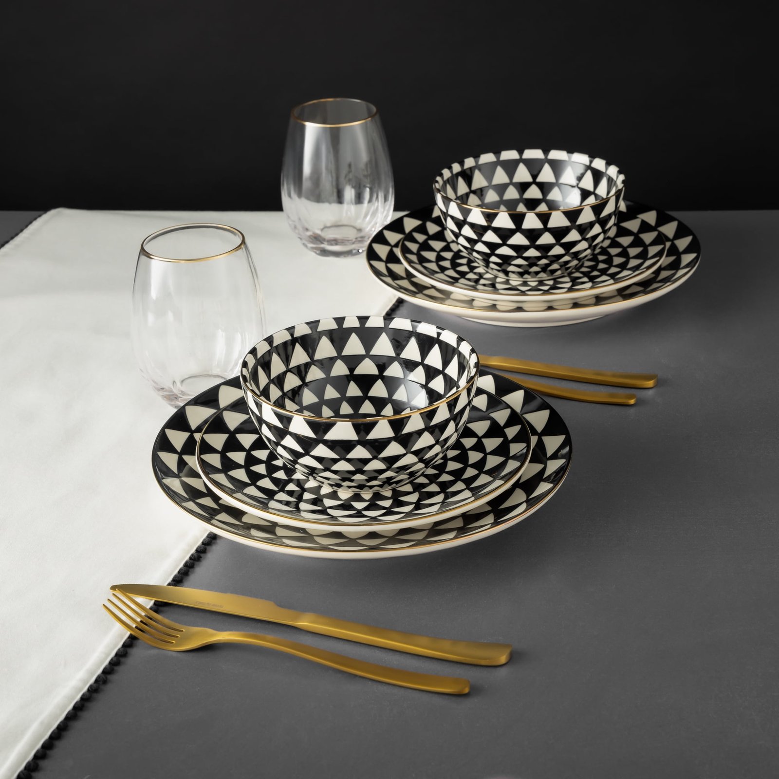 dinnerware sets black and white