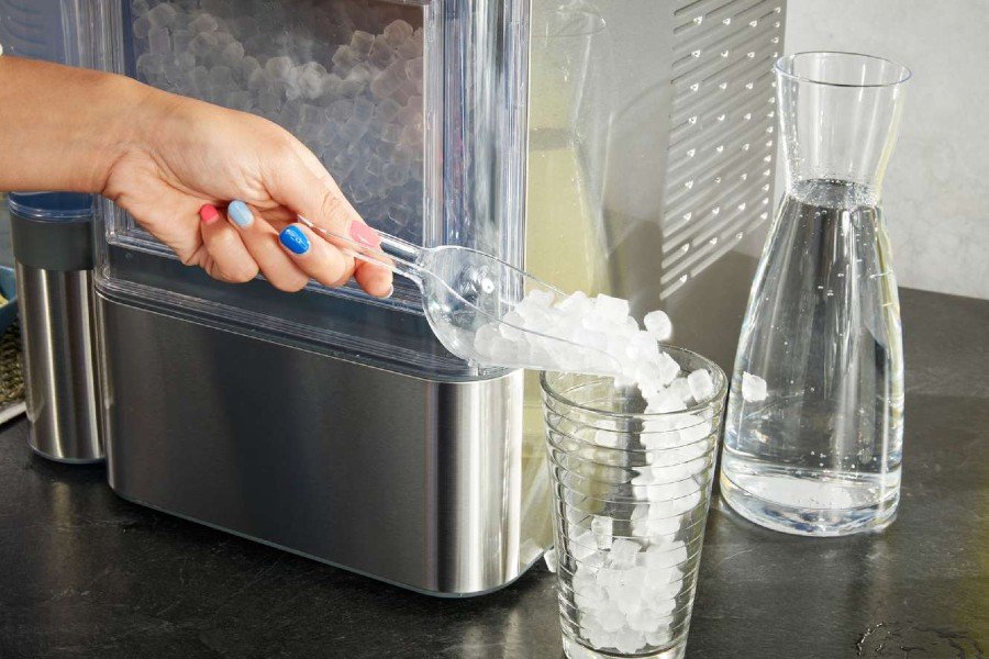 how do nugget ice makers work