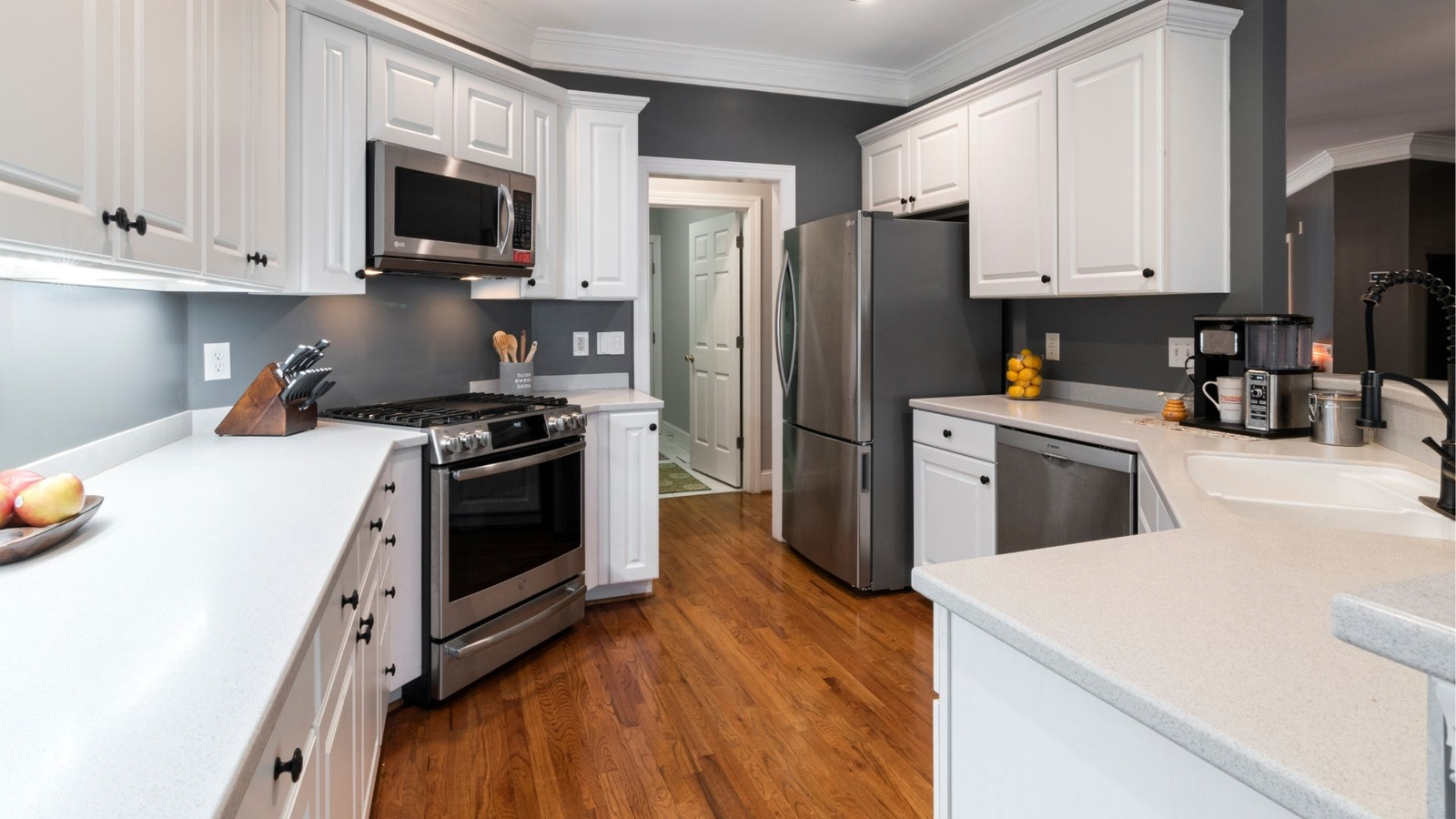 how much to paint kitchen walls