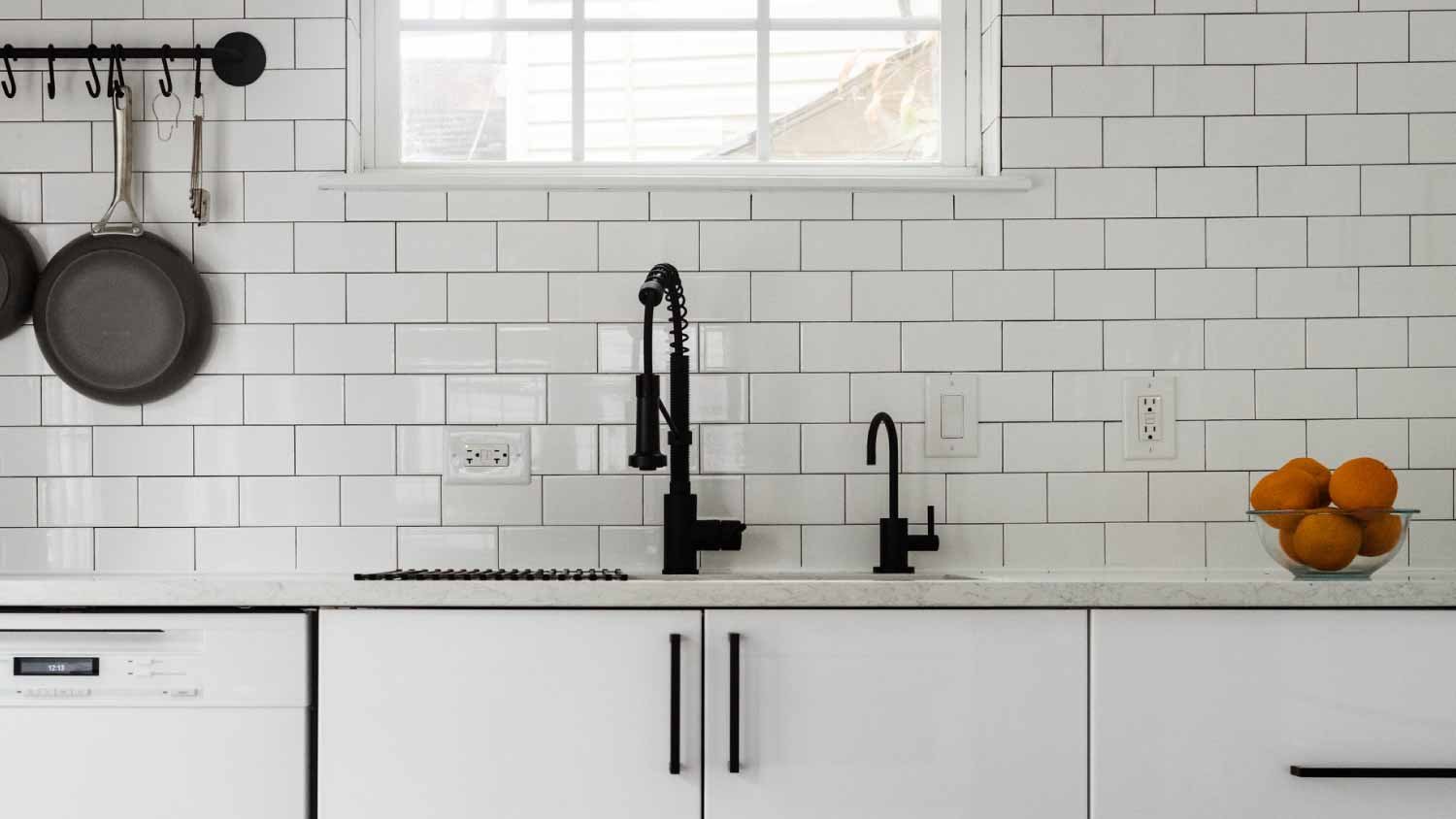 how much to tile a kitchen wall