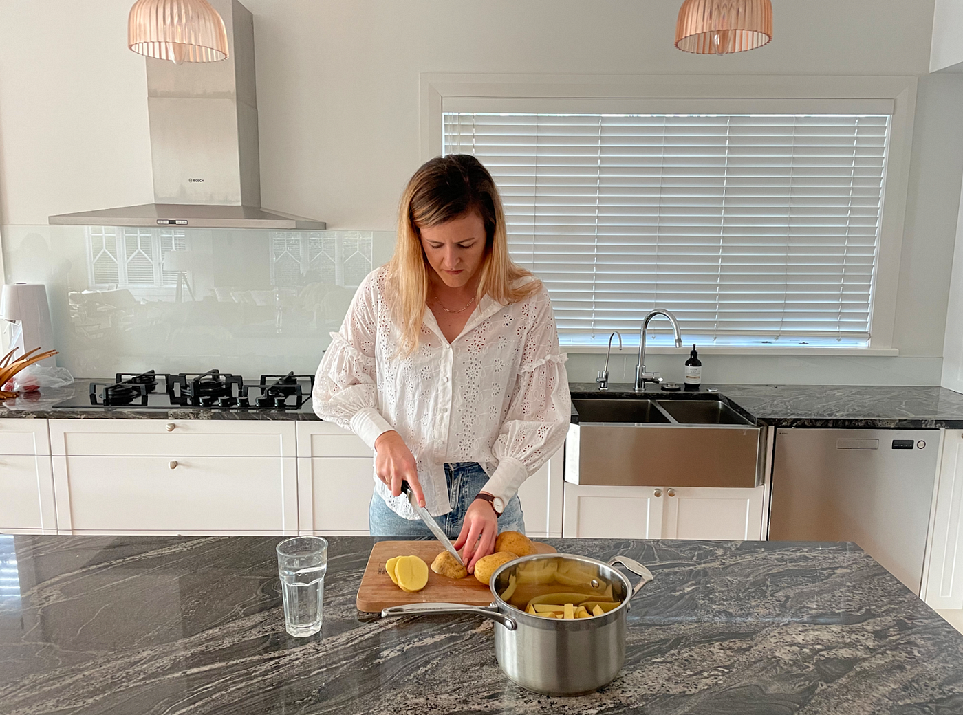 how to become a kitchen designer