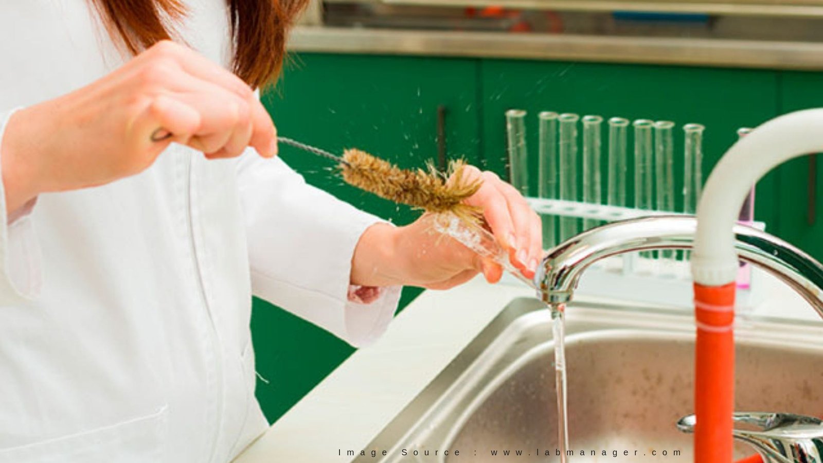 how to clean glassware in lab