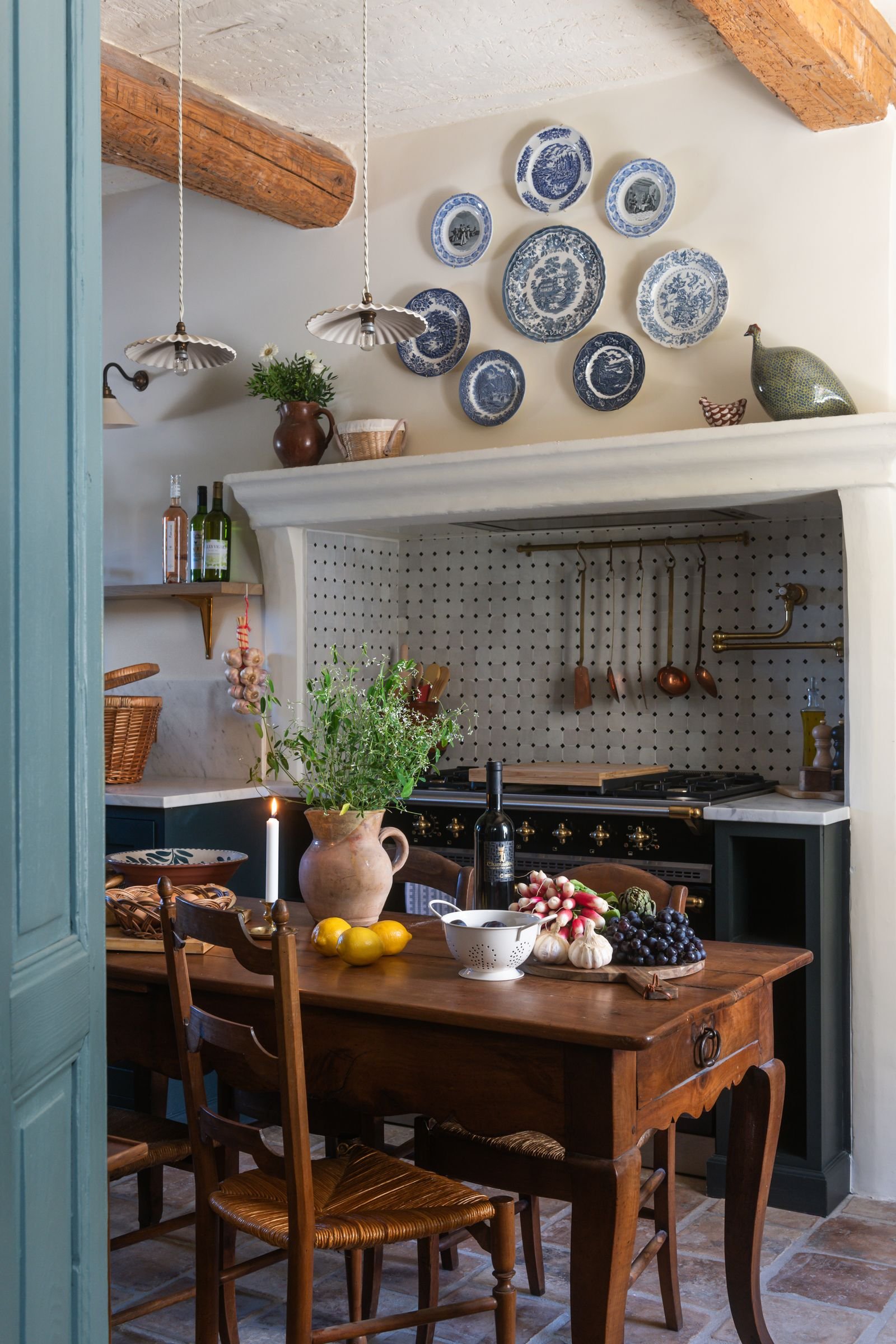 how to decorate a big kitchen wall