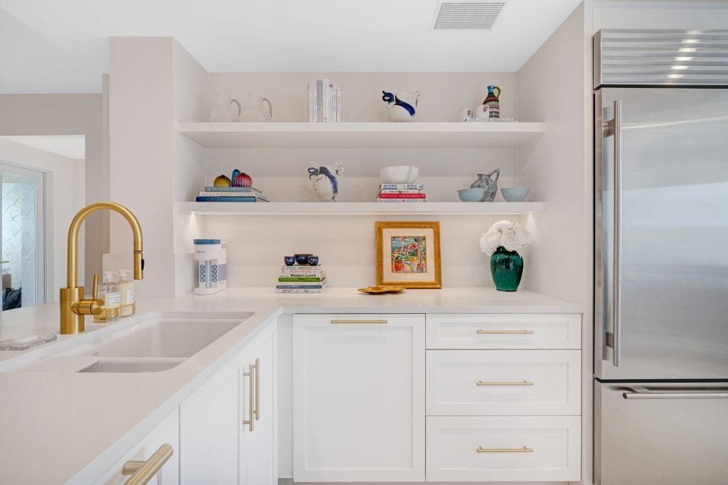 how to decorate a large kitchen island