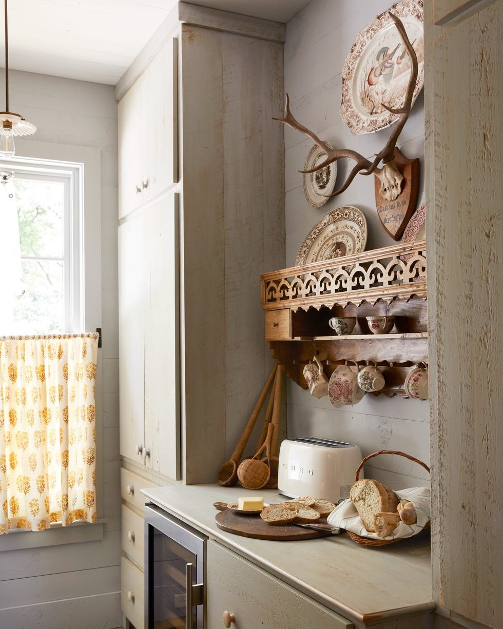 how to decorate kitchen cabinets