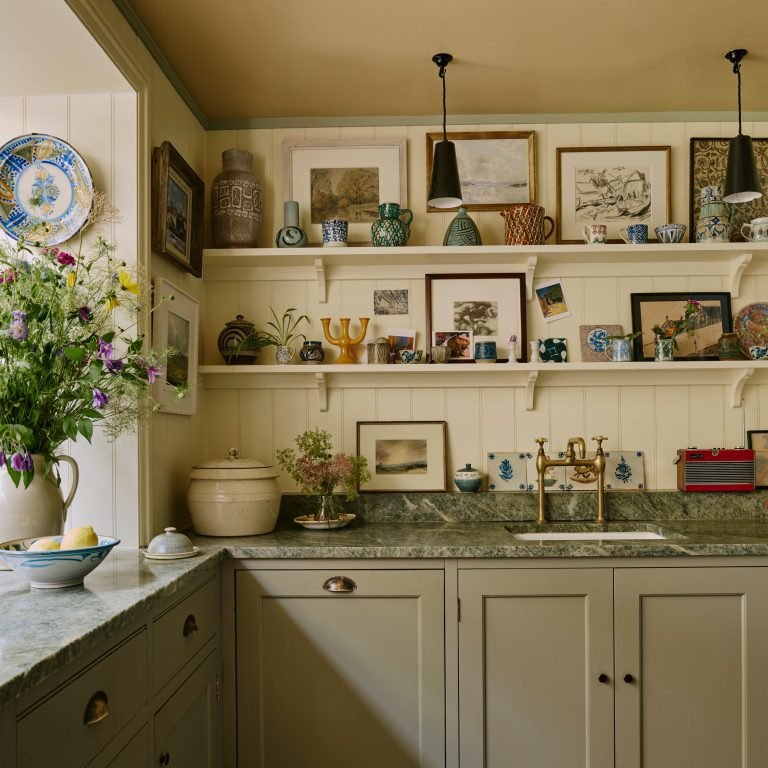 How to Decorate Kitchen Walls: Stunning Ideas to Transform Your Space 15 how to decorate kitchen walls 1