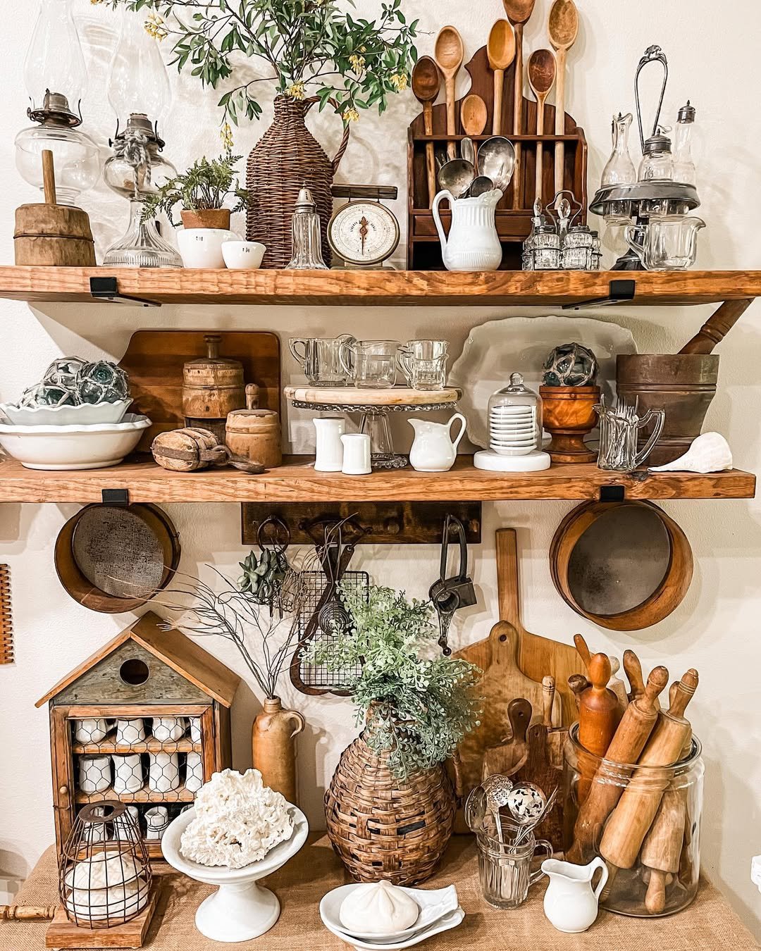 how to decorate large kitchen wall