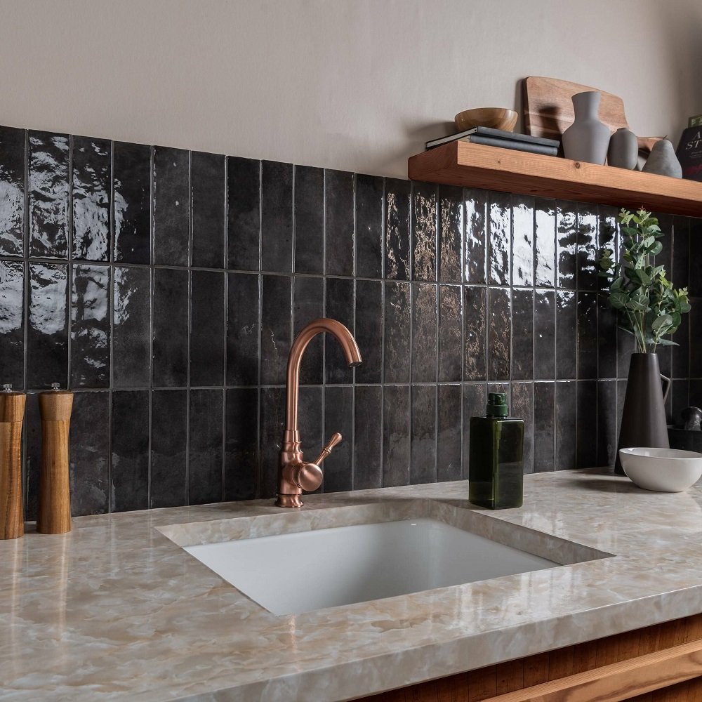 how to decorate wall behind kitchen sink