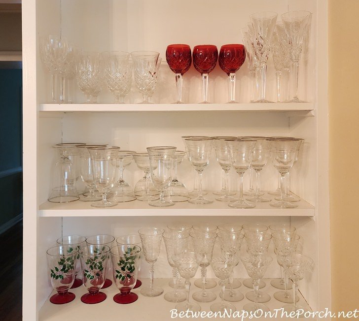 How to Display Vintage Glassware: Stunning Ideas to Showcase Elegance 15 how to display vintage glassware
