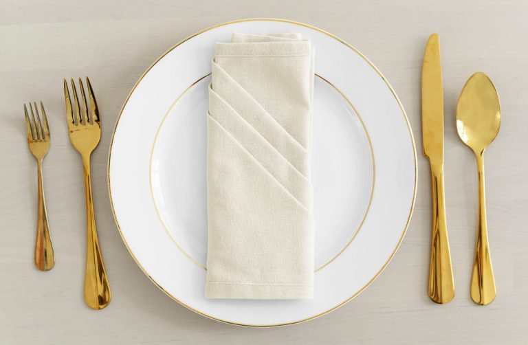 How to Fold Table Linens: Expert Tips for Perfect Presentation 9 how to fold table linens