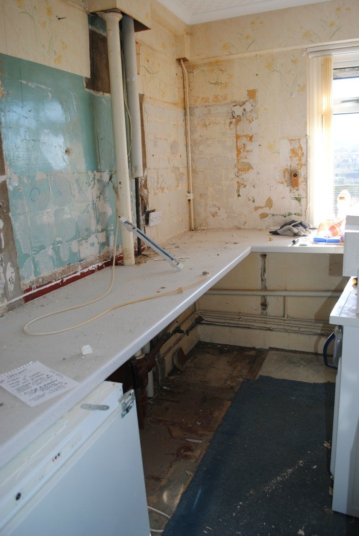 How to Remove Ceramic Tile from Walls of Kitchen: Easy Step-by-Step Guide 9 how to remove ceramic tile from walls of kitchen