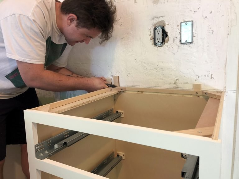 How to Remove Kitchen Sink Cabinet from Wall: Easy Step-by-Step Guide 17 how to remove kitchen sink cabinet from wall