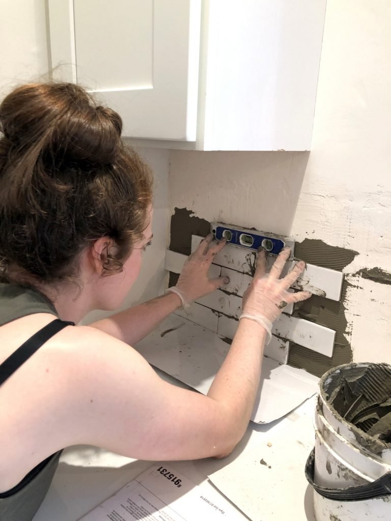 How to Remove Kitchen Wall Tiles: Easy Steps for a Flawless Finish 15 how to remove kitchen wall tiles