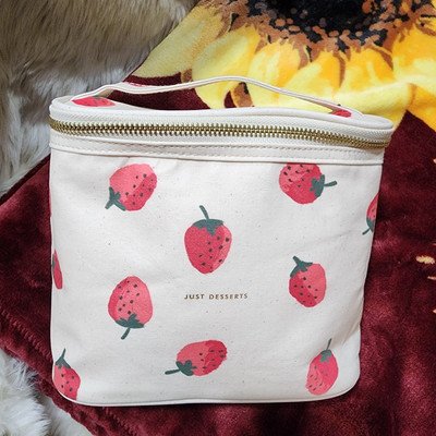 Kate Spade Strawberry Lunch Box: Stylish & Fun Lunch Essentials 3 kate spade strawberry lunch