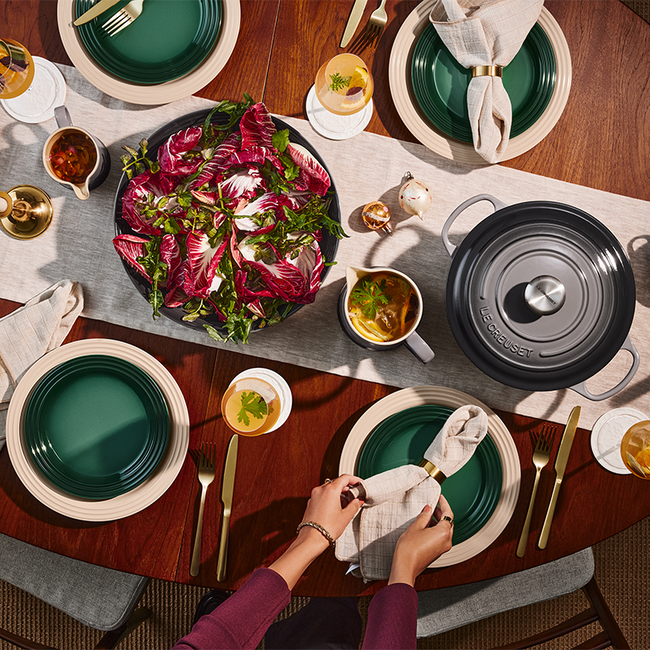 Le Creuset 16 Piece Dinnerware Set: Elegance Redefined 1 le creuset 16 piece dinnerware set