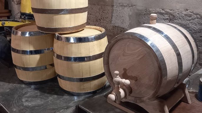 Making Oak Barrels for Wine: Crafting Excellence & Tradition 3 making oak barrels for wine