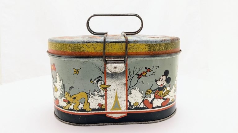 Mickey Mouse Lunch Box 1935: Vintage Collectible Treasure 9 mickey mouse lunch box 1935