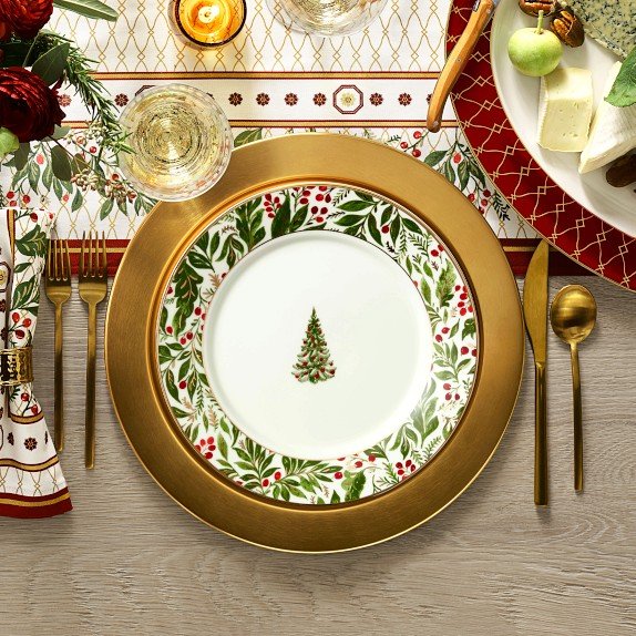 Peanuts Holiday Christmas Dinnerware Set: Festive Charm for Your Table 5 peanuts holiday christmas dinnerware set