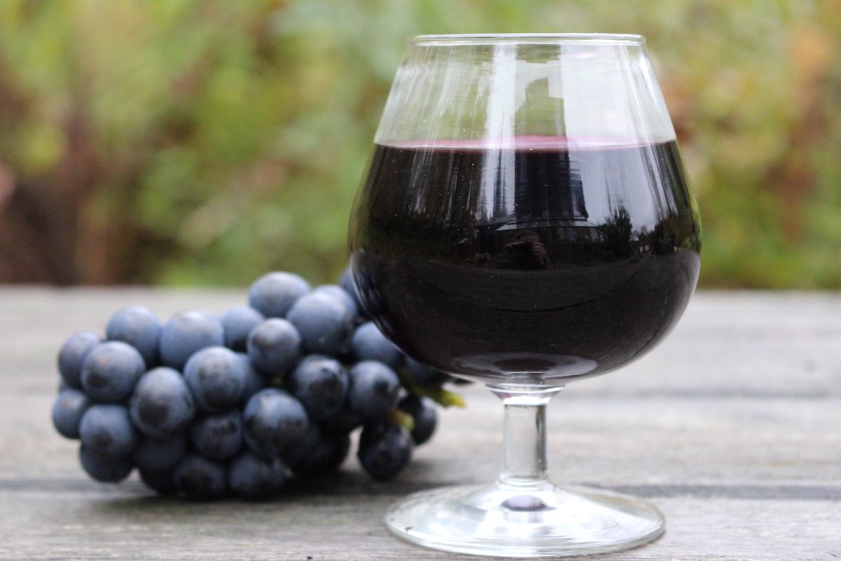 red grapes for wine making