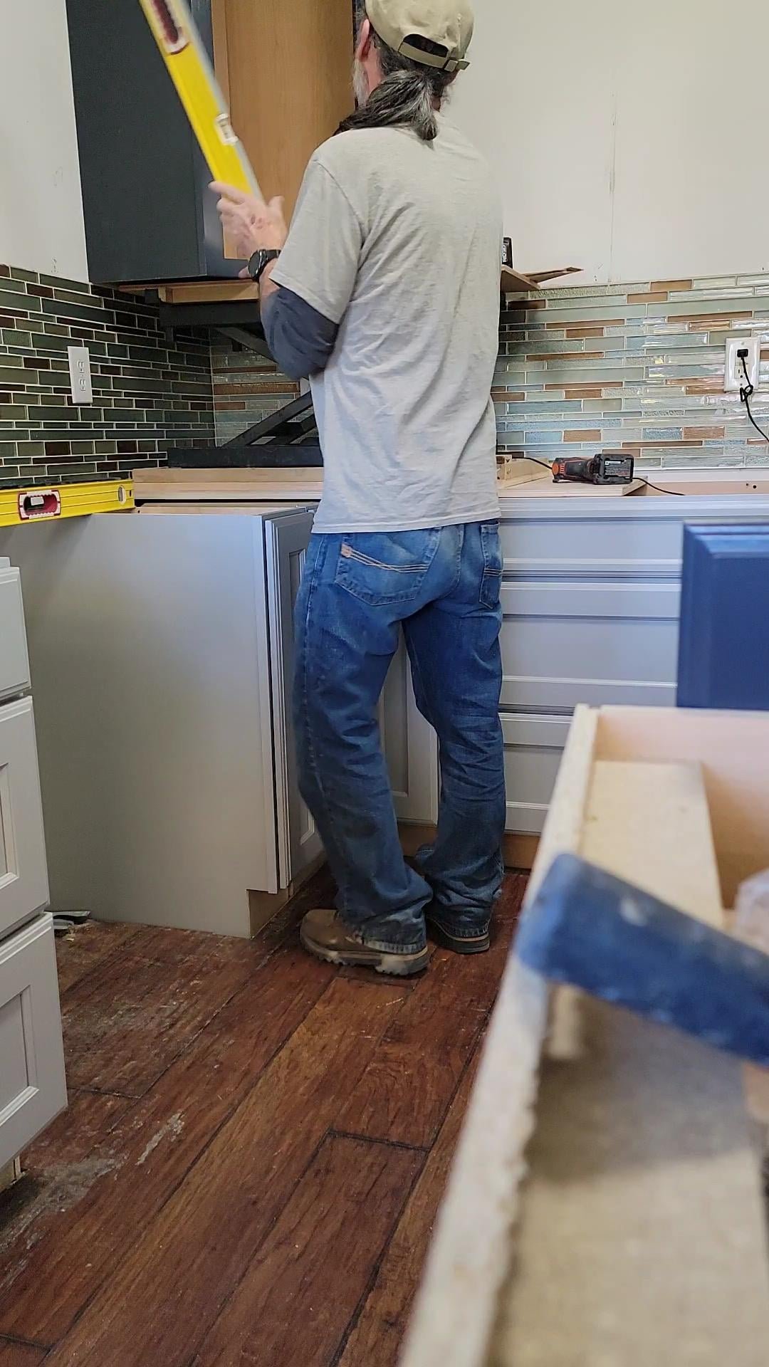 tools to install kitchen cabinets