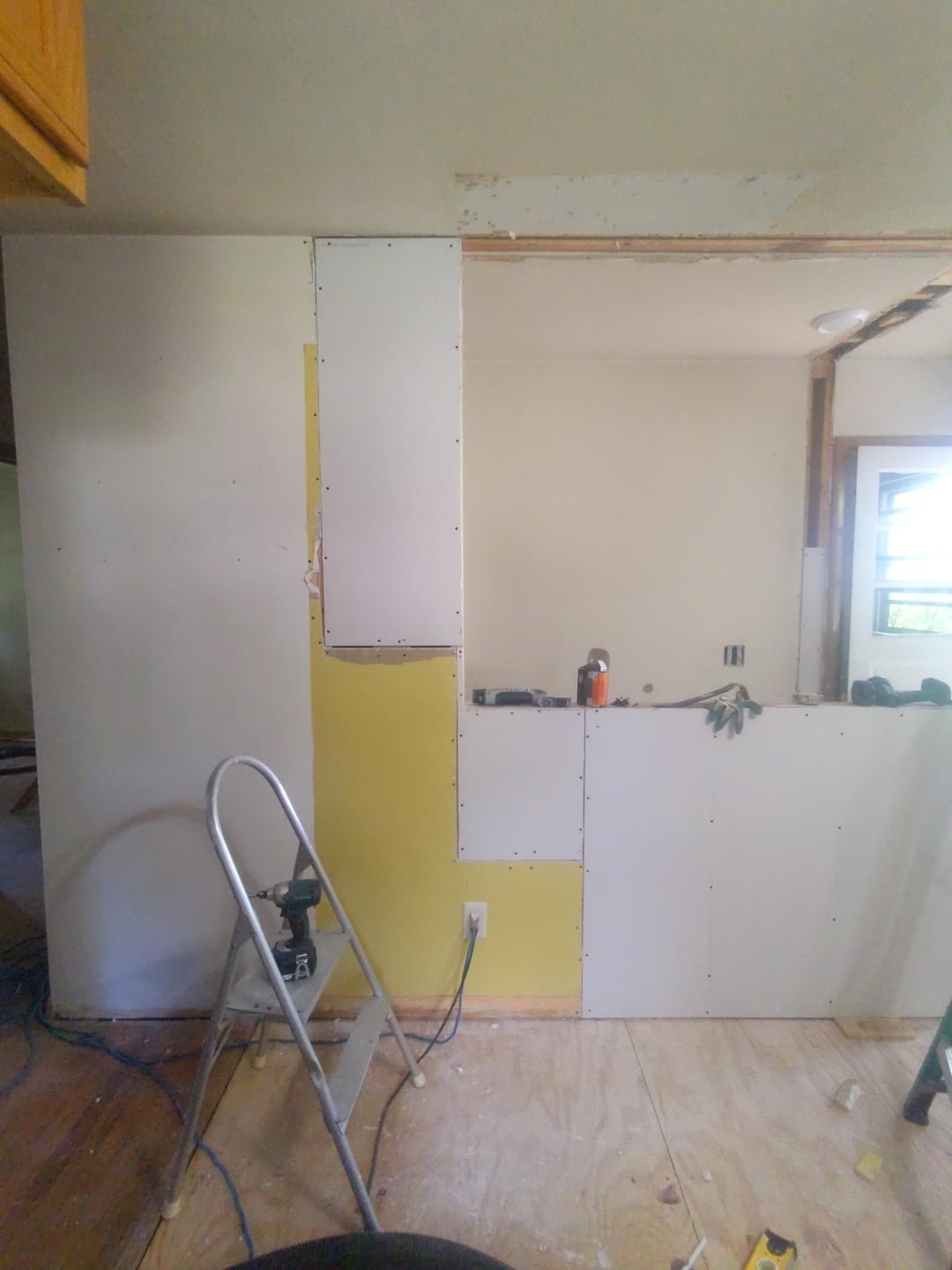 what is a pony wall in a kitchen