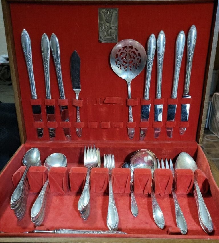 What is Silverplate Flatware Worth: Ultimate Value Guide 2025 5 what is silverplate flatware worth