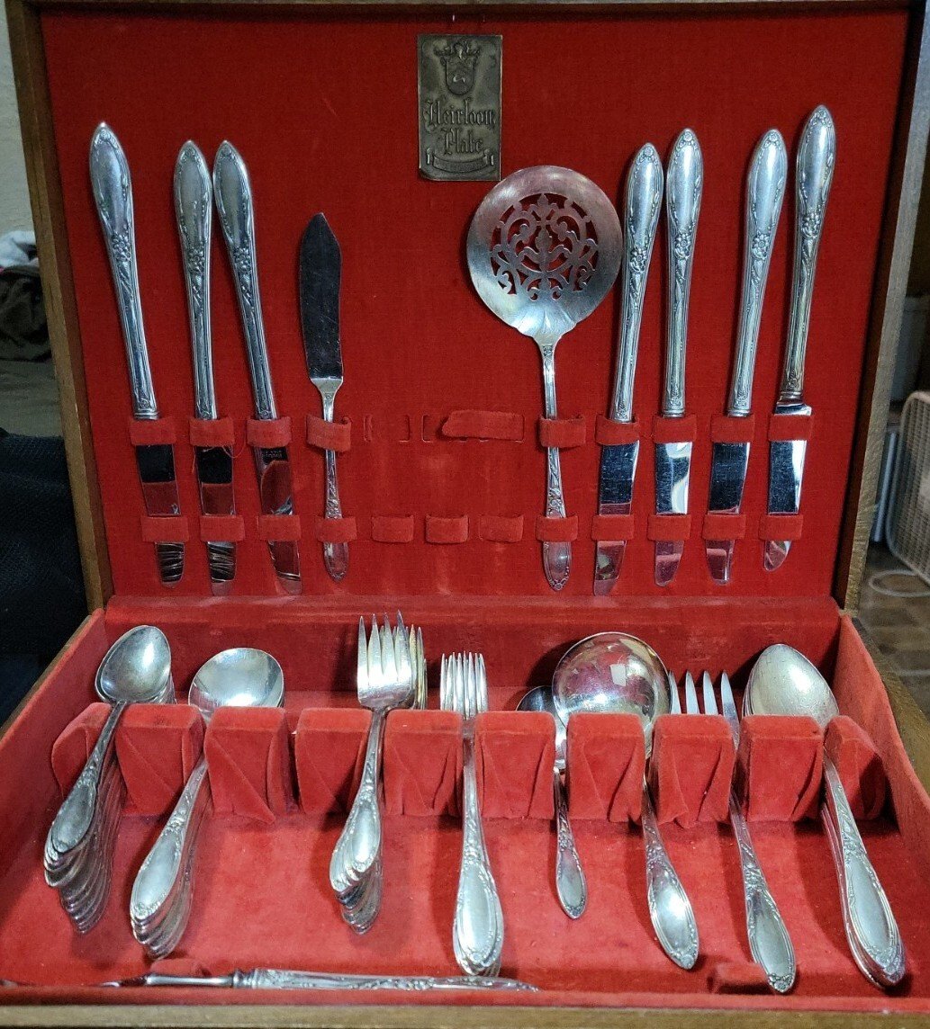 what is silverplate flatware worth