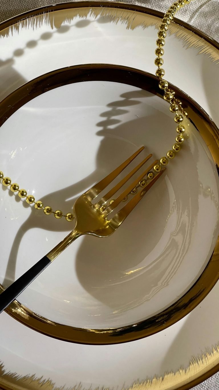 How Do You Clean Gold Plated Flatware: Easy Tips for Sparkling Shine 1 How Do You Clean Gold Plated Flatware Easy Tips for Sparkling Shine