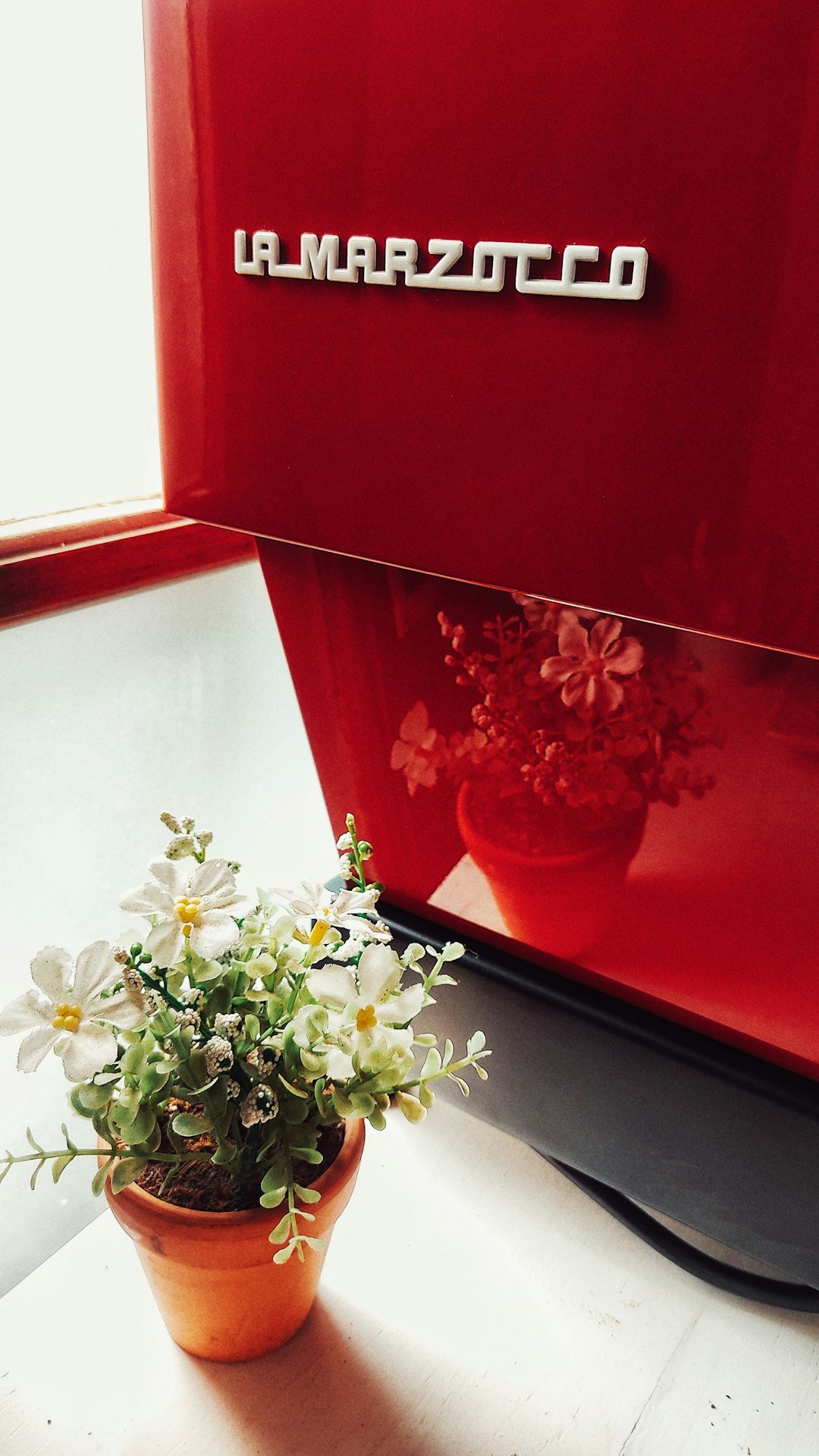How to Decorate Glass Kitchen Cabinets Stunning Ideas for Style