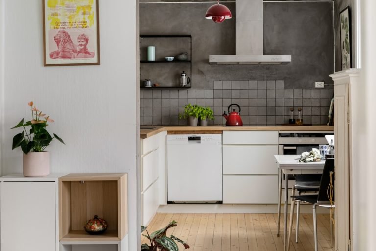 How to Design a Small Kitchen: Smart Tips for Stylish Spaces 9 How to Design a Small Kitchen Smart Tips for Stylish Spaces