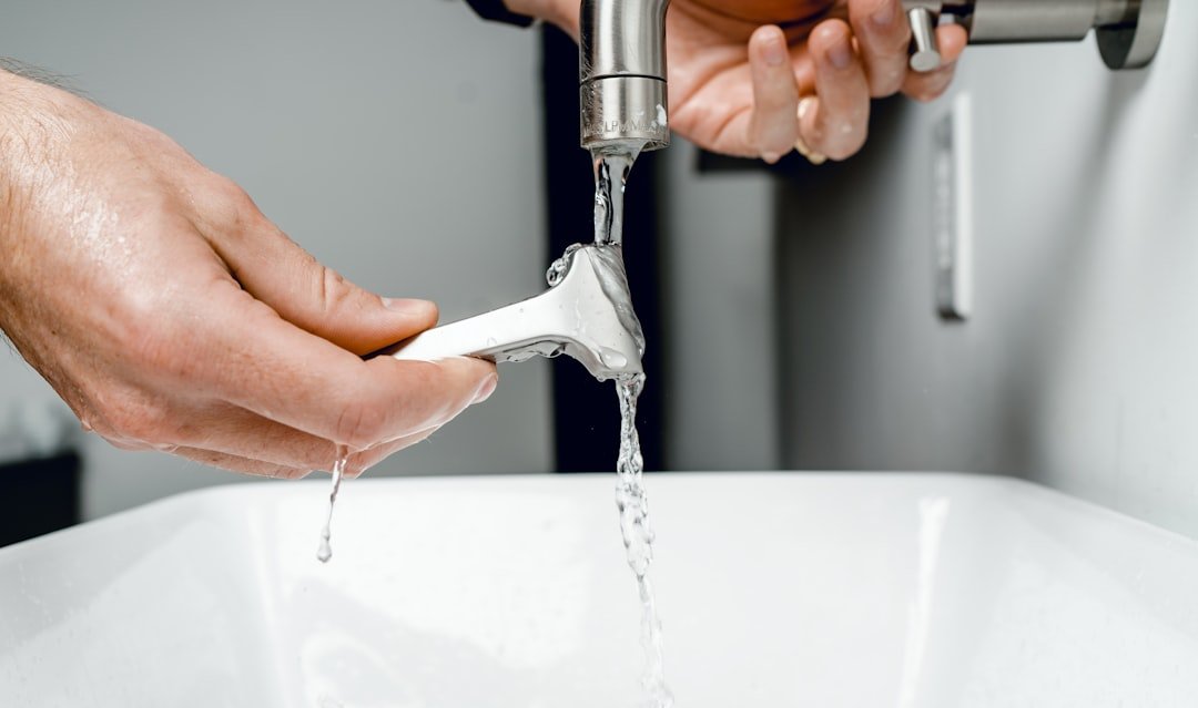 Fixed wall mounted kitchen faucet without leaks
