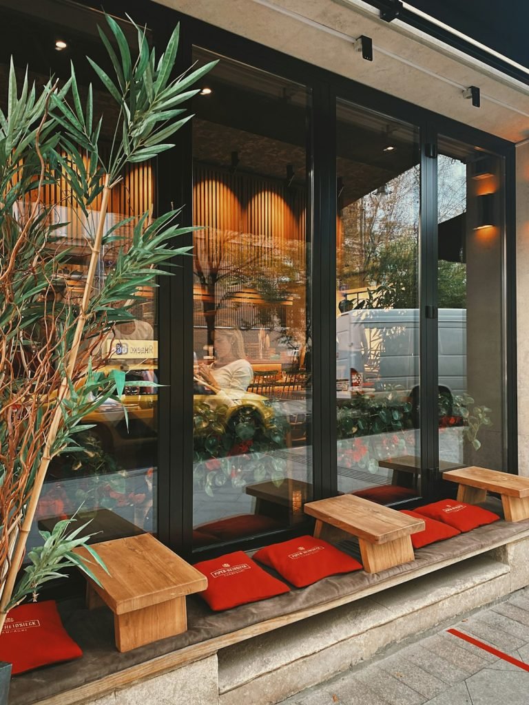 Outdoor Dining Area Ideas: Stunning Designs to Elevate Your Space 11 Outdoor Dining Area Ideas Stunning Designs to Elevate Your Space