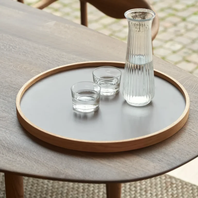 how to maintain serving tray