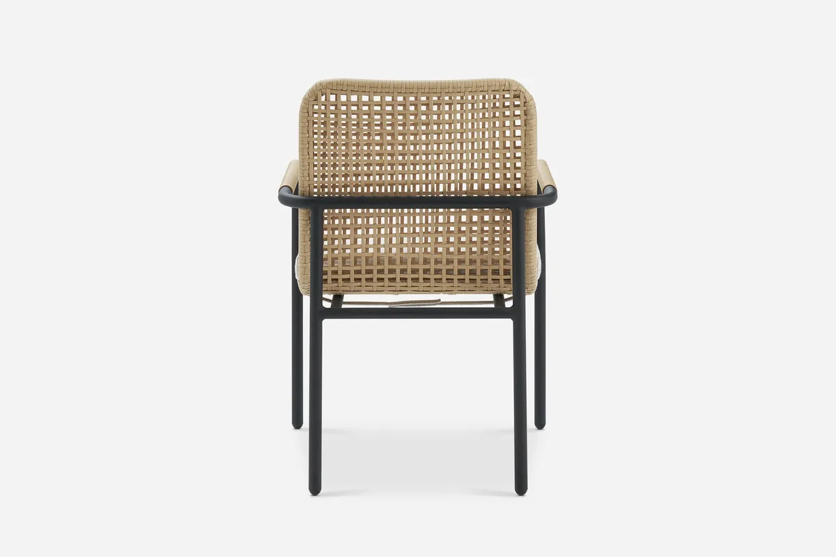 outdoor dining chair features