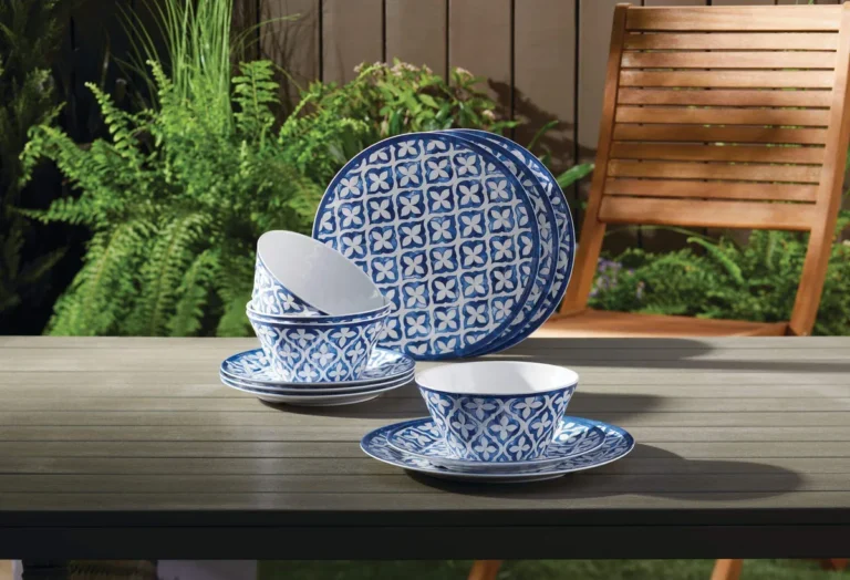 outdoor dinnerware features to look for